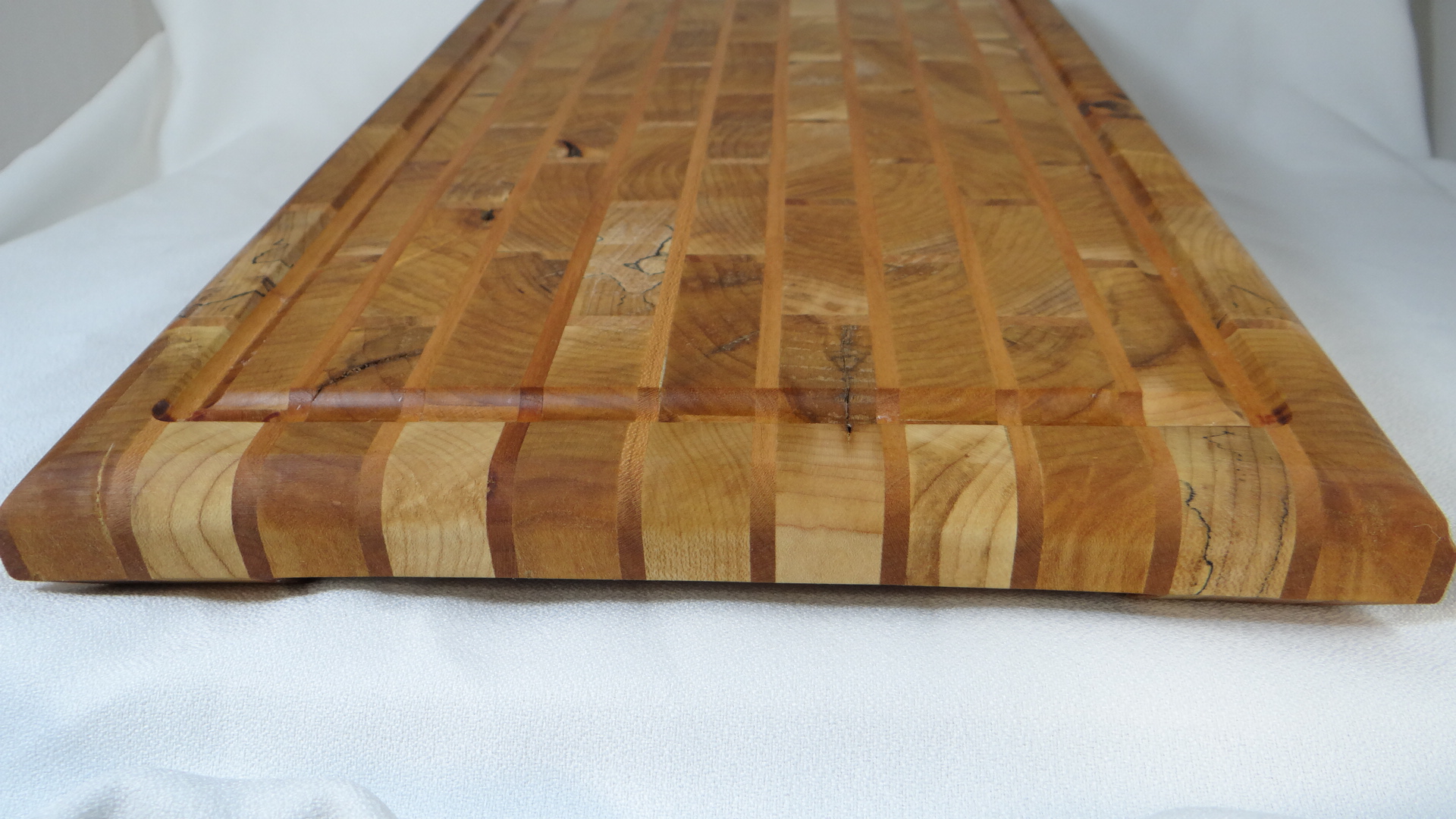 Patterned Hardwood Handmade Cutting Board - Image 10